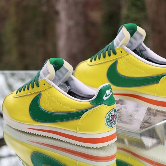 Nike Cortez Stranger Things Hawkins High School - Picture 15 of 16